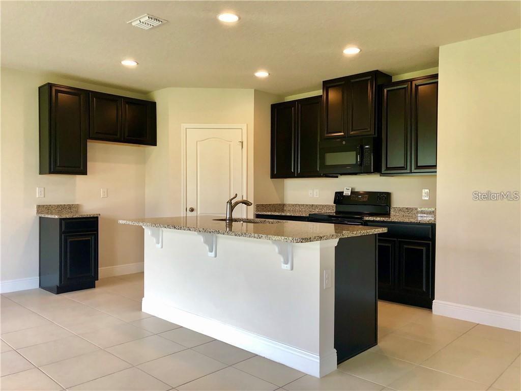 Image 2 of 7 For 4420 Silver Creek Street