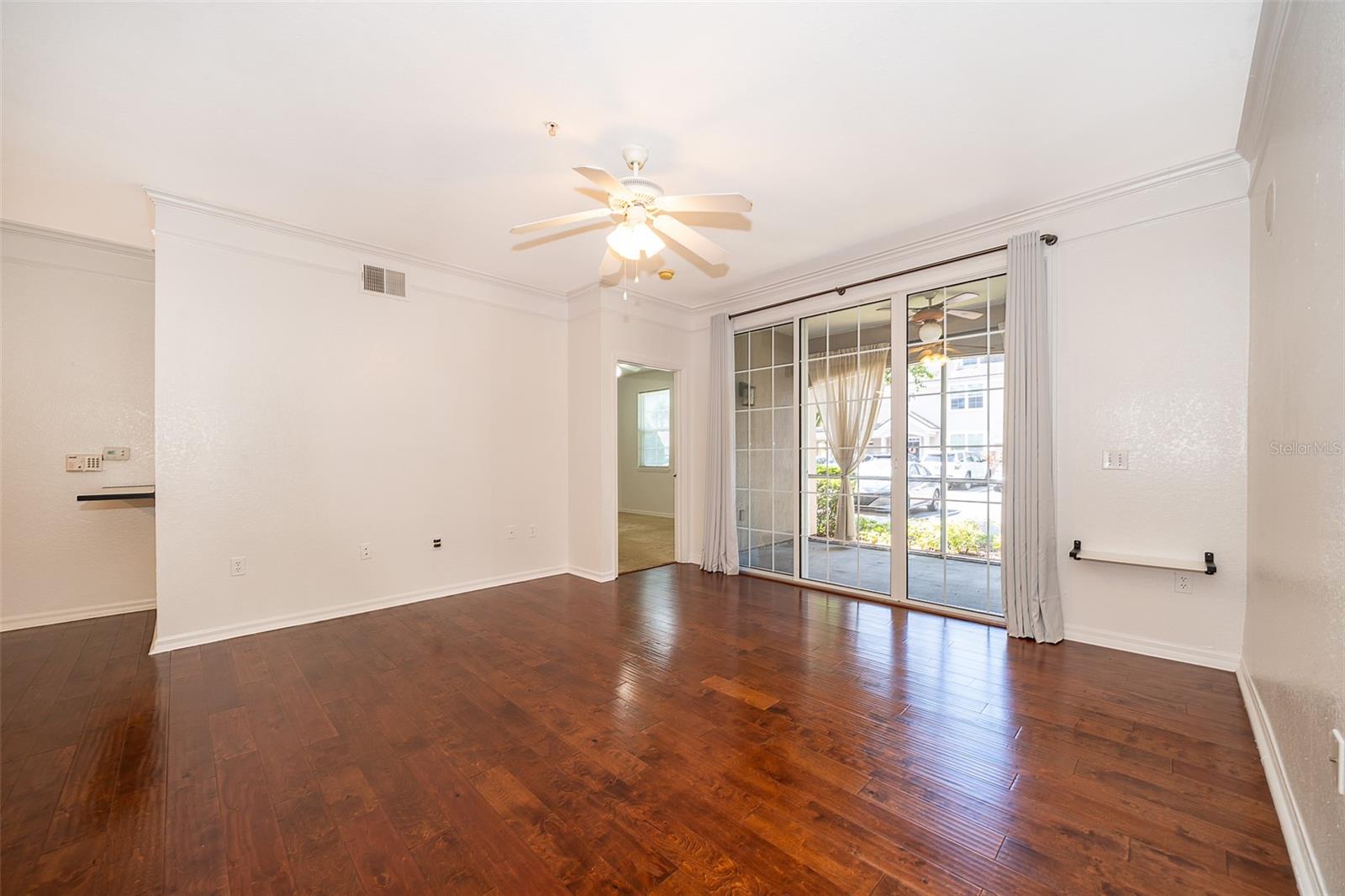 Image 4 of 22 For 6663 Queens Borough Avenue 101