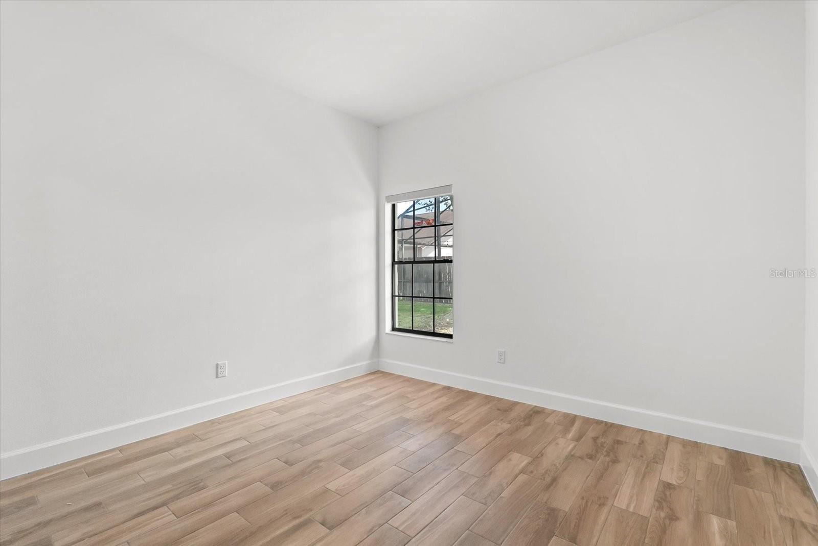 Image 11 of 29 For 5850 Plumtree Court