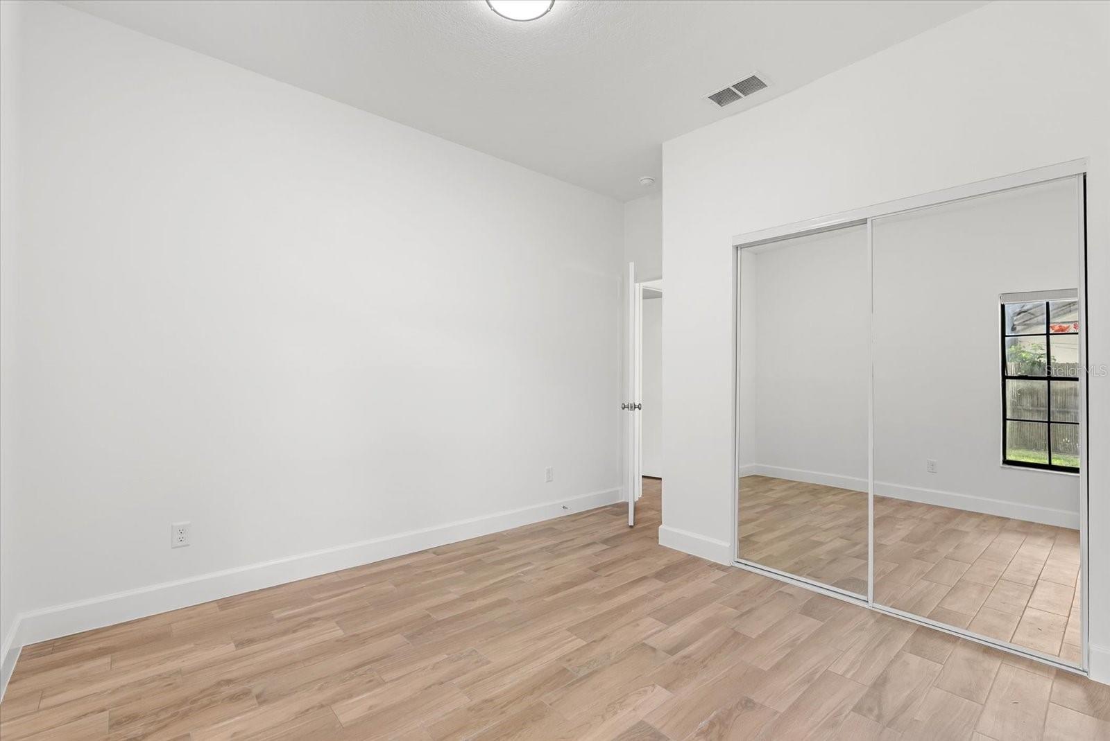 Image 12 of 29 For 5850 Plumtree Court