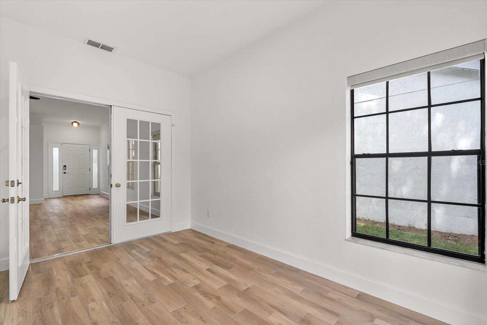 Image 14 of 29 For 5850 Plumtree Court