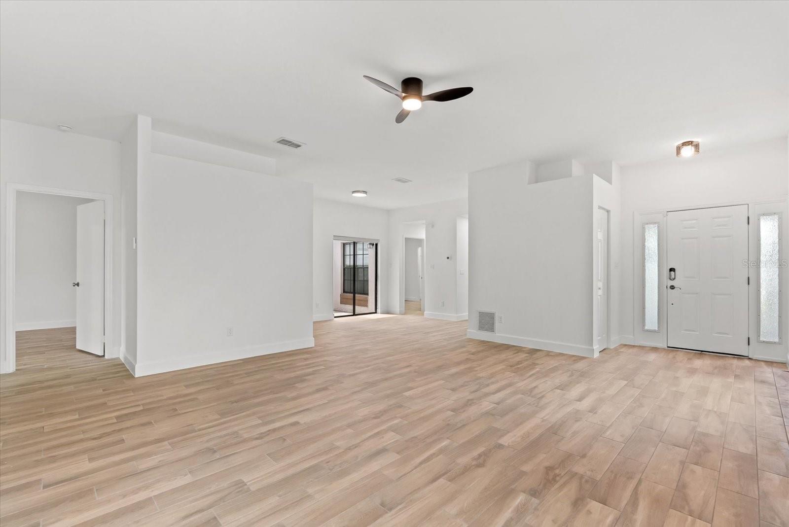 Image 15 of 29 For 5850 Plumtree Court