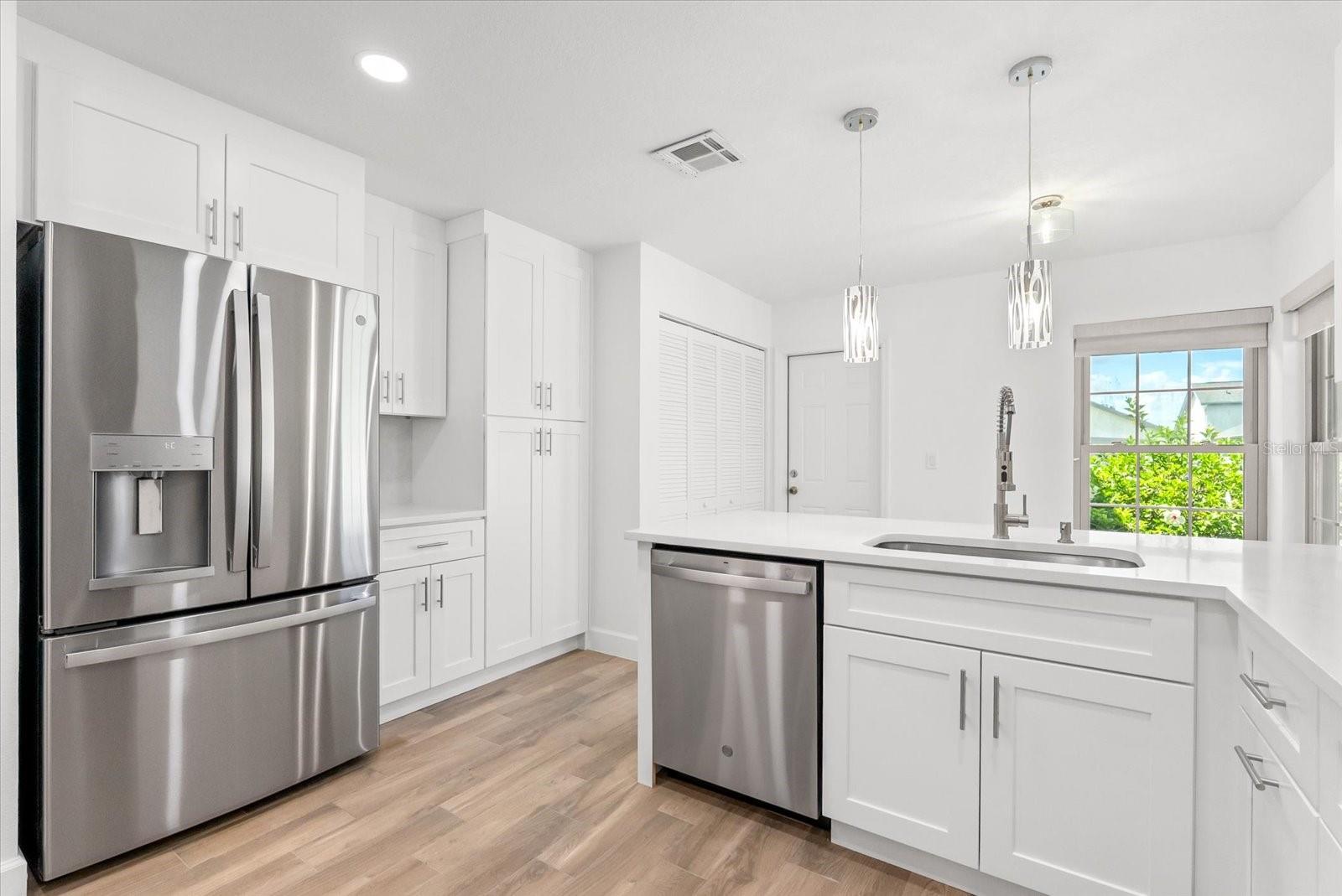 Image 22 of 29 For 5850 Plumtree Court