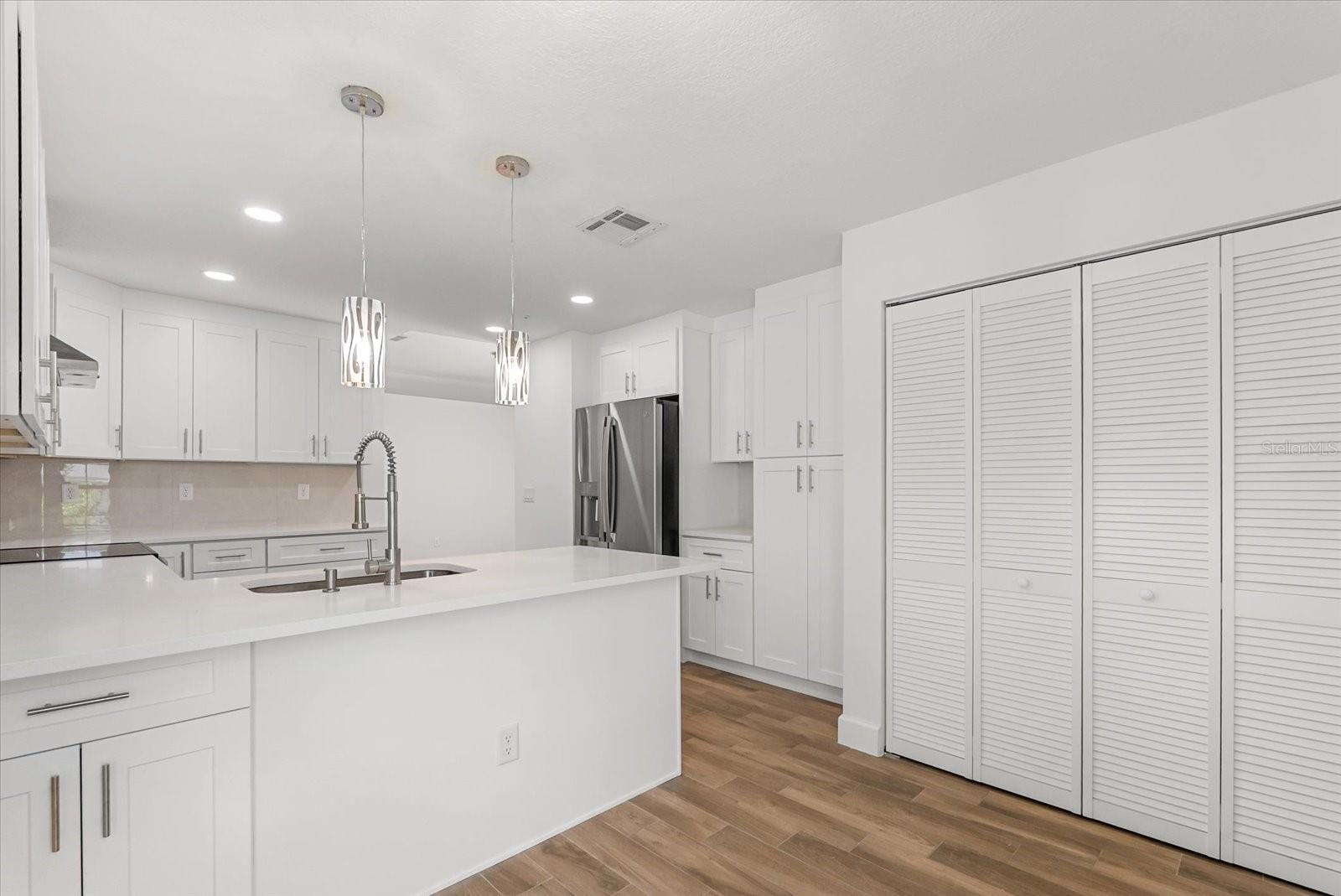 Image 23 of 29 For 5850 Plumtree Court