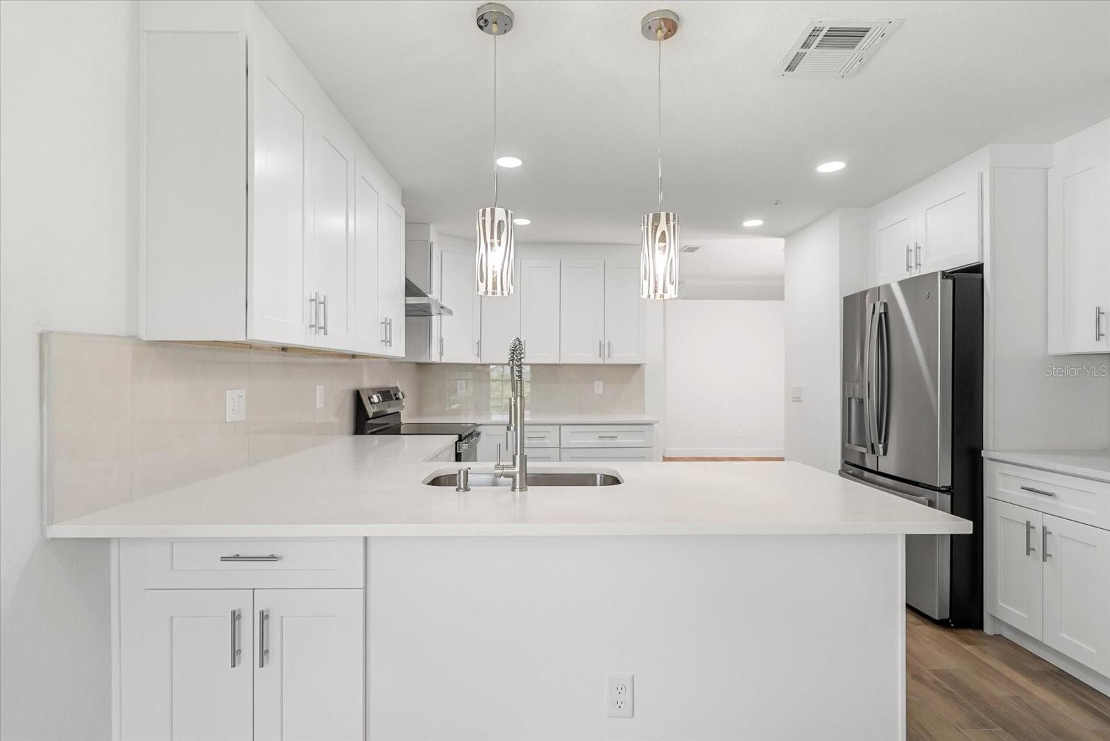 Image 24 of 29 For 5850 Plumtree Court