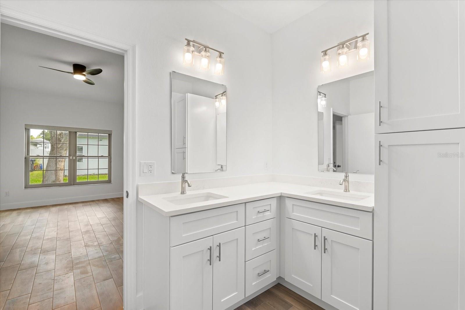 Image 8 of 29 For 5850 Plumtree Court
