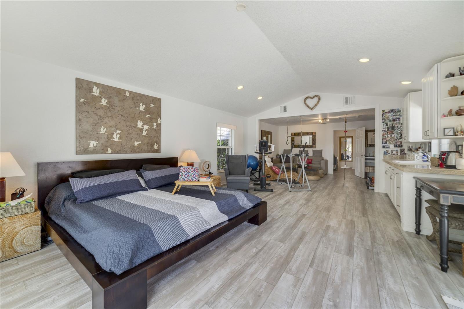 Image 25 of 57 For 8465 Granada Boulevard