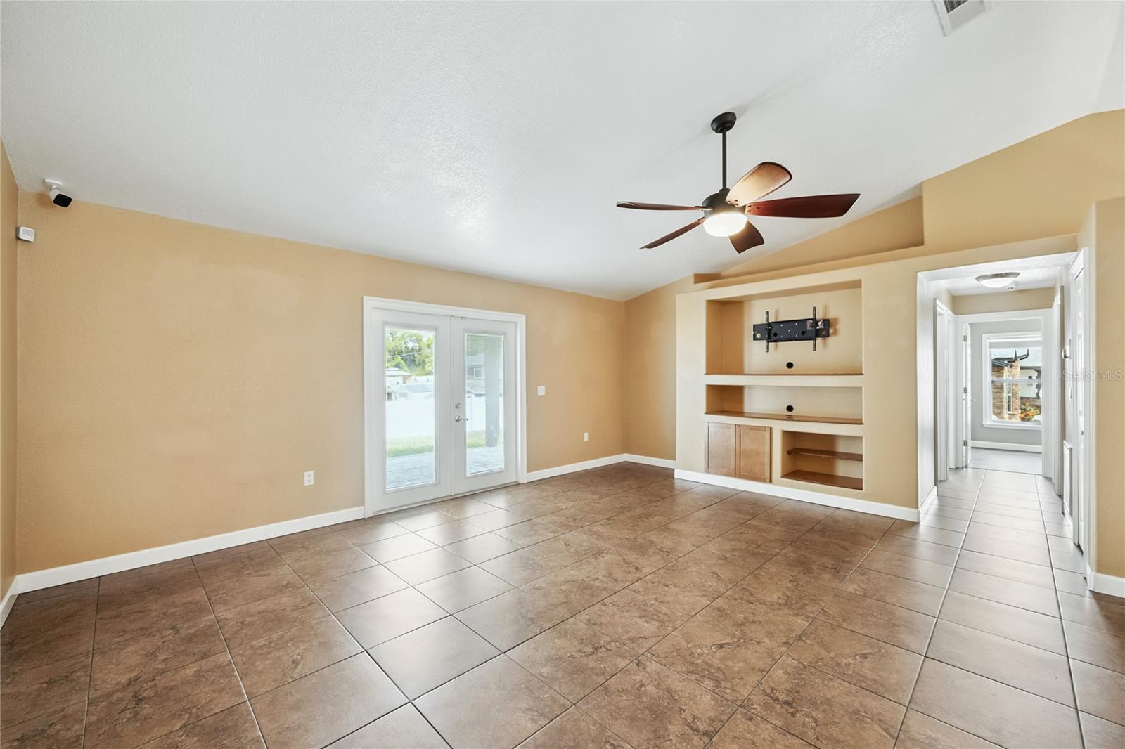 Image 3 of 26 For 159 Larchmont Drive