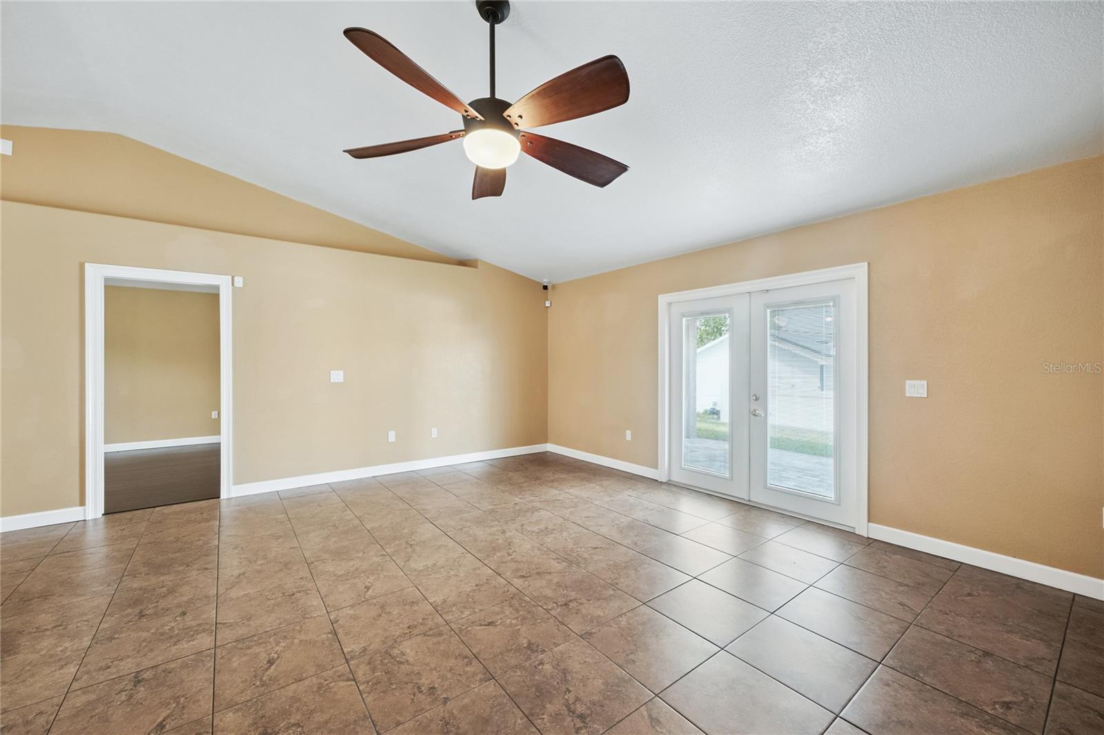 Image 4 of 26 For 159 Larchmont Drive