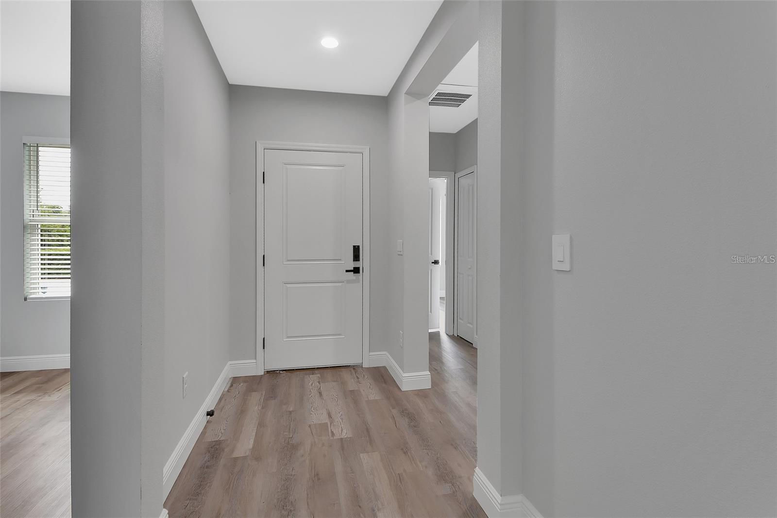 Image 16 of 23 For 1581 Montgomery Street
