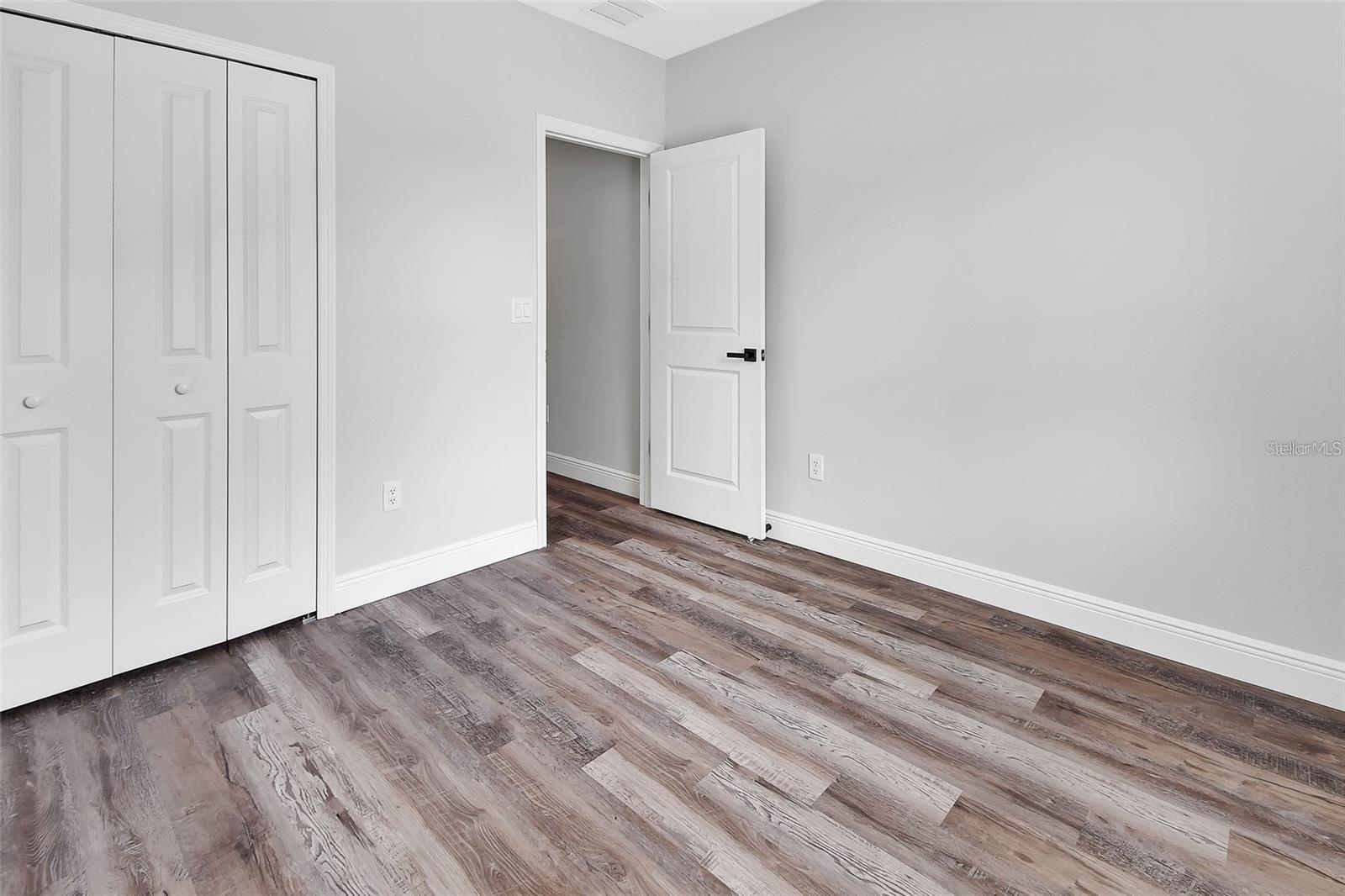 Image 17 of 23 For 1581 Montgomery Street