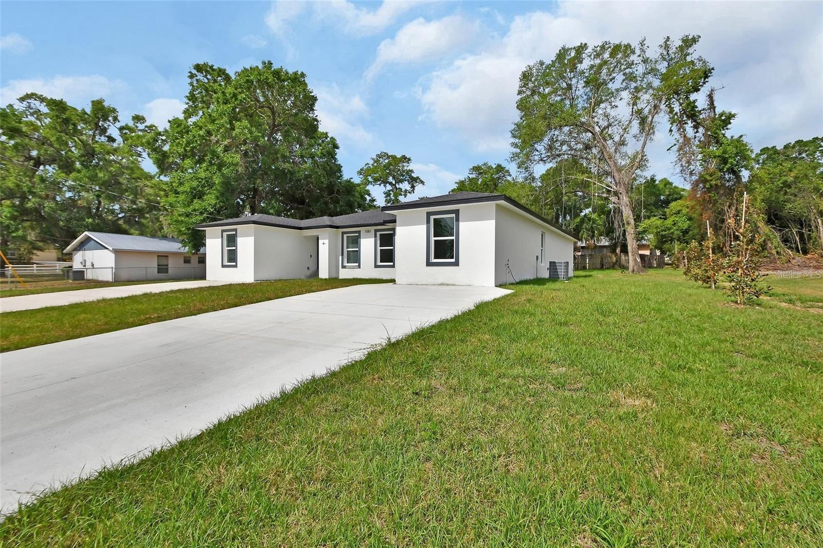 Image 3 of 23 For 1581 Montgomery Street