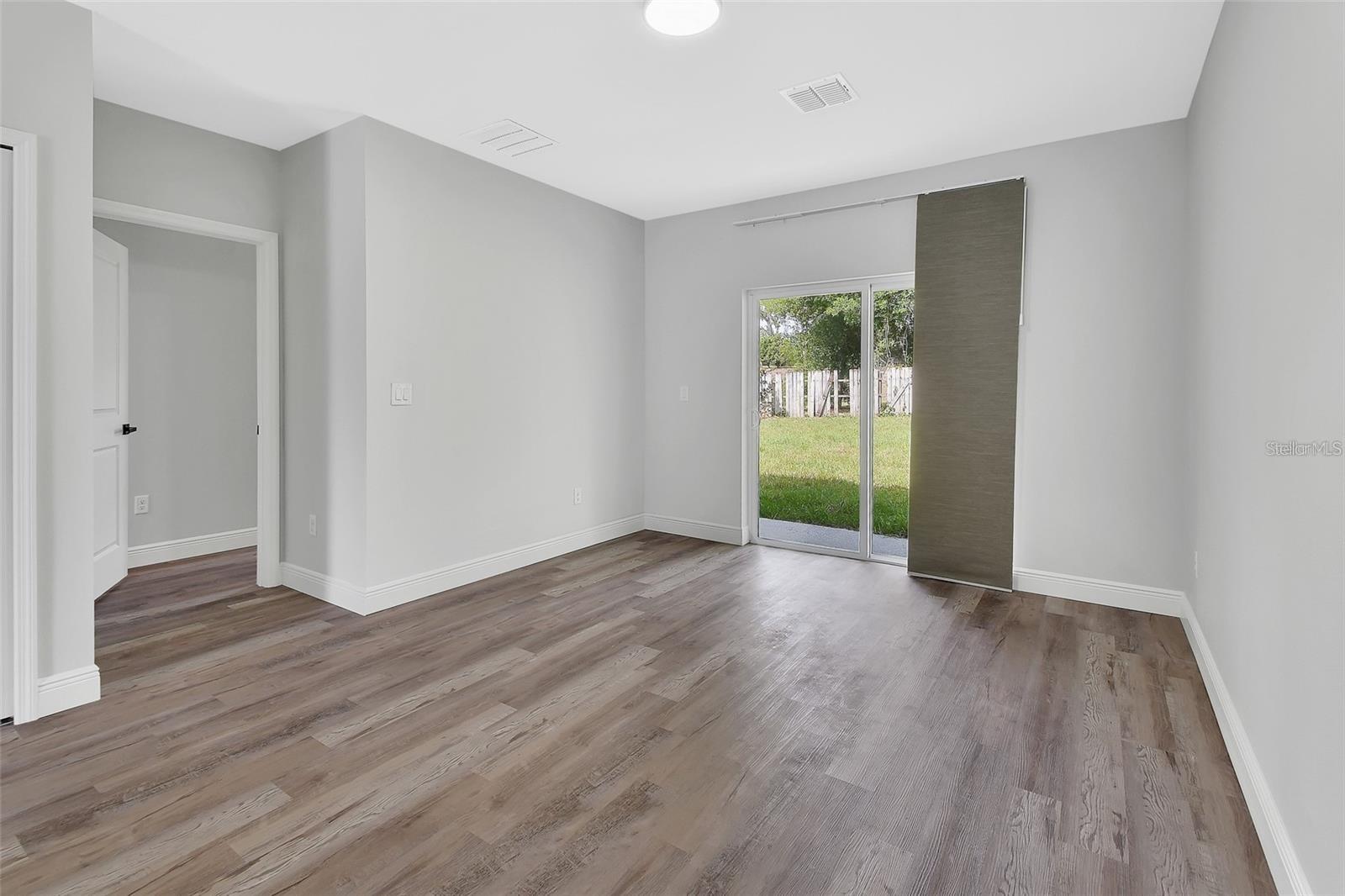 Image 9 of 23 For 1581 Montgomery Street