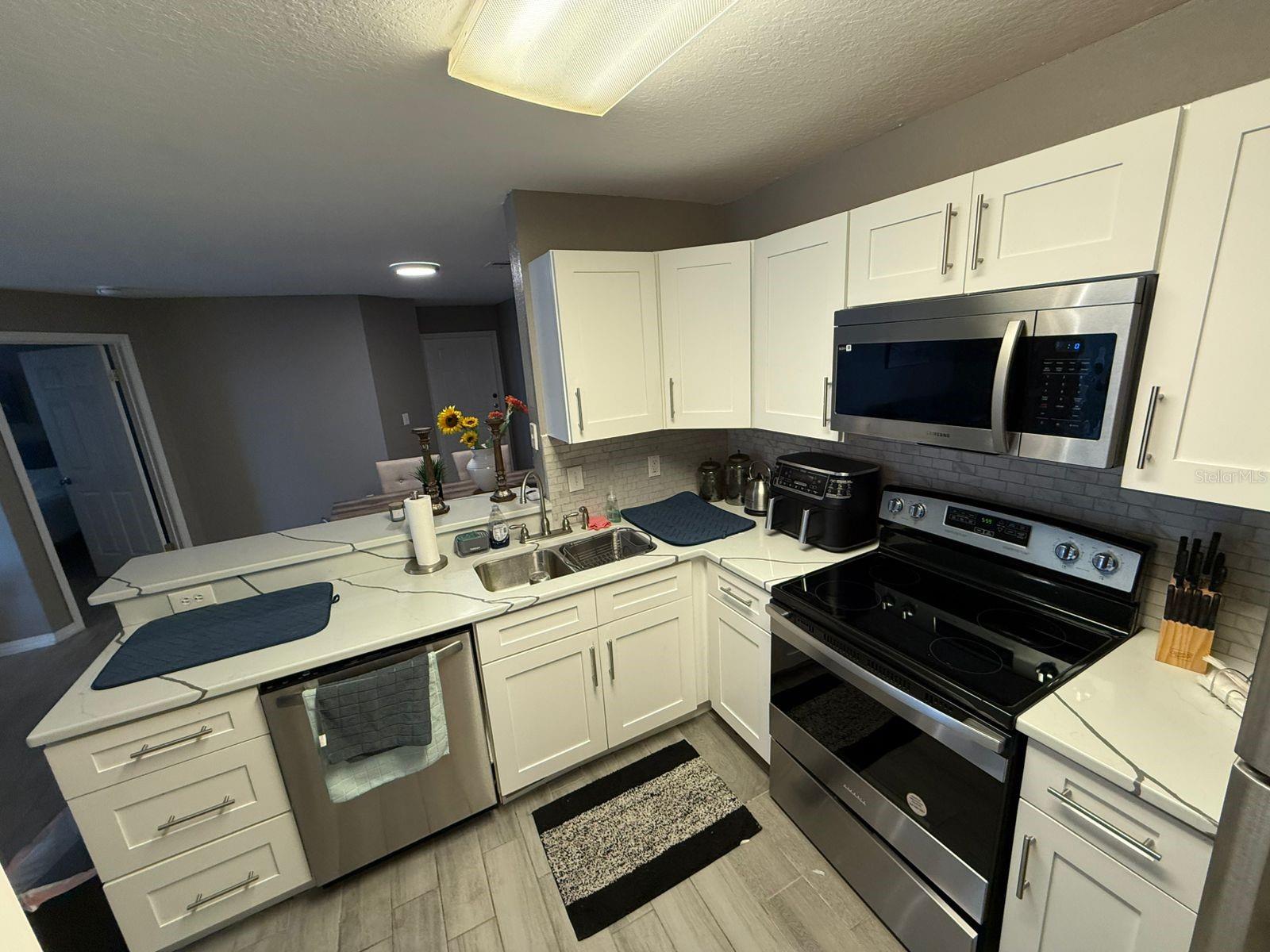 Image 15 of 35 For 7524 Seurat Street 12102