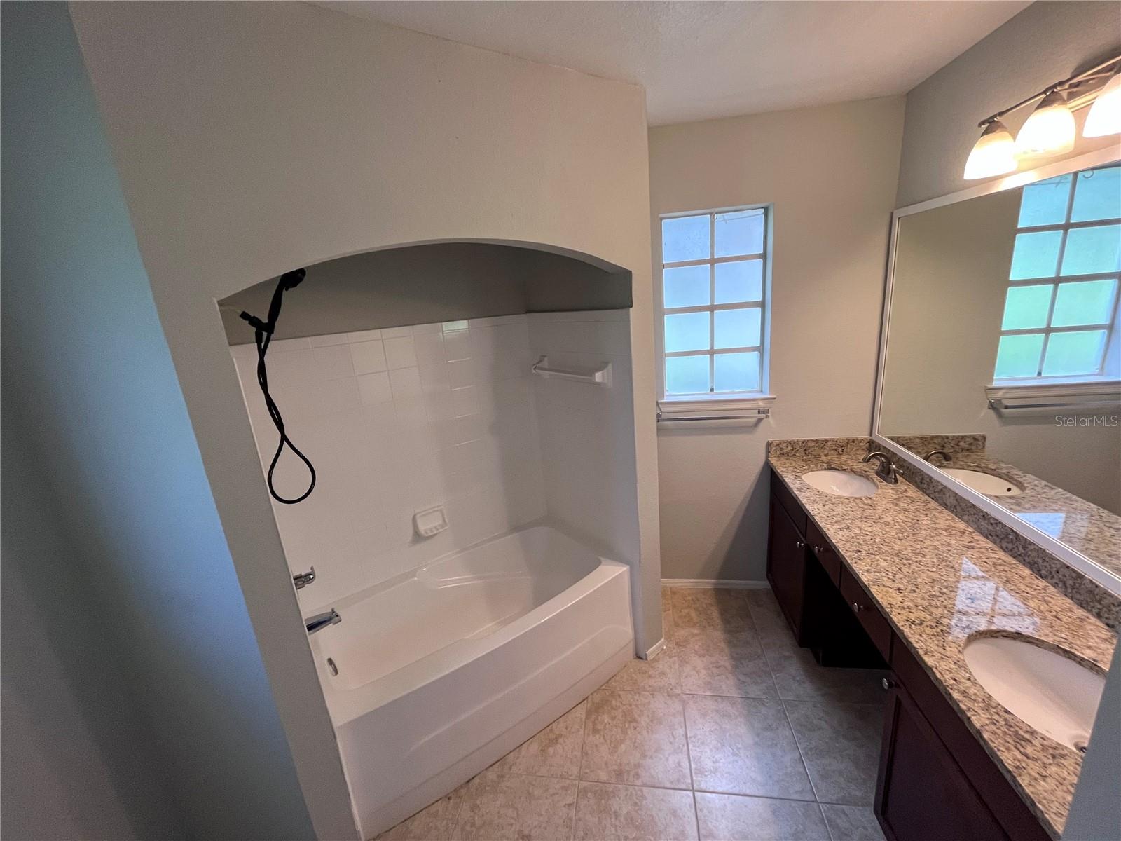 Image 11 of 17 For 122 Vista Verdi Circle 136