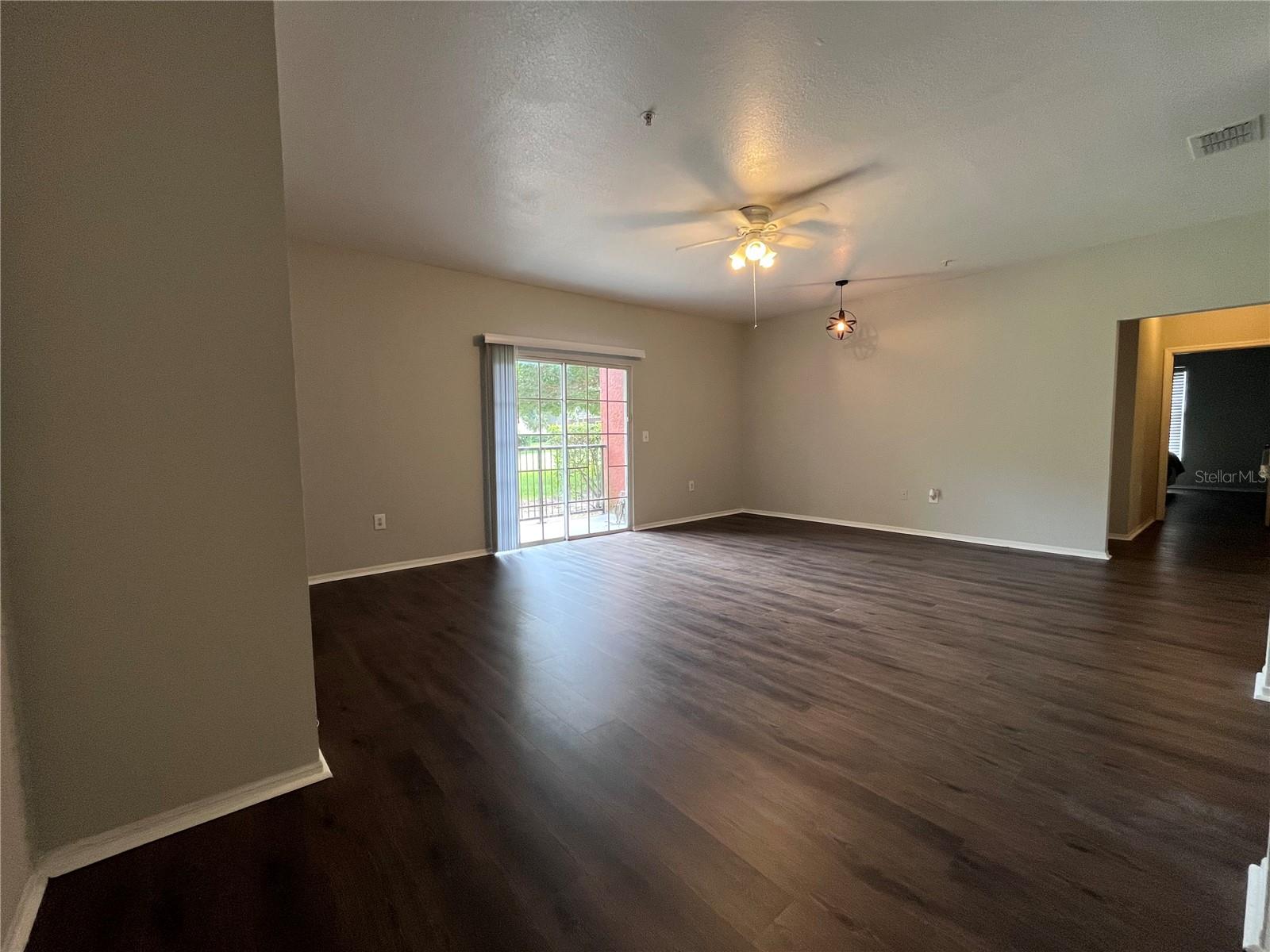 Image 4 of 17 For 122 Vista Verdi Circle 136