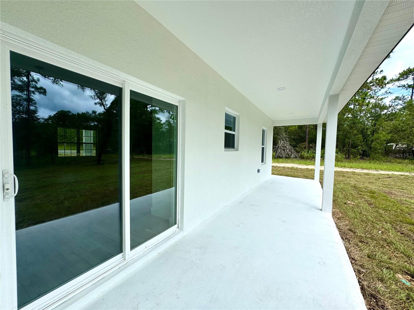 Listing photo id 9 for 7711 Ring Drive