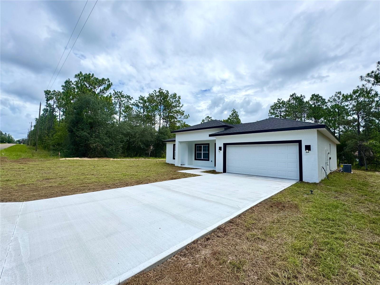 Listing photo id 1 for 7711 Ring Drive