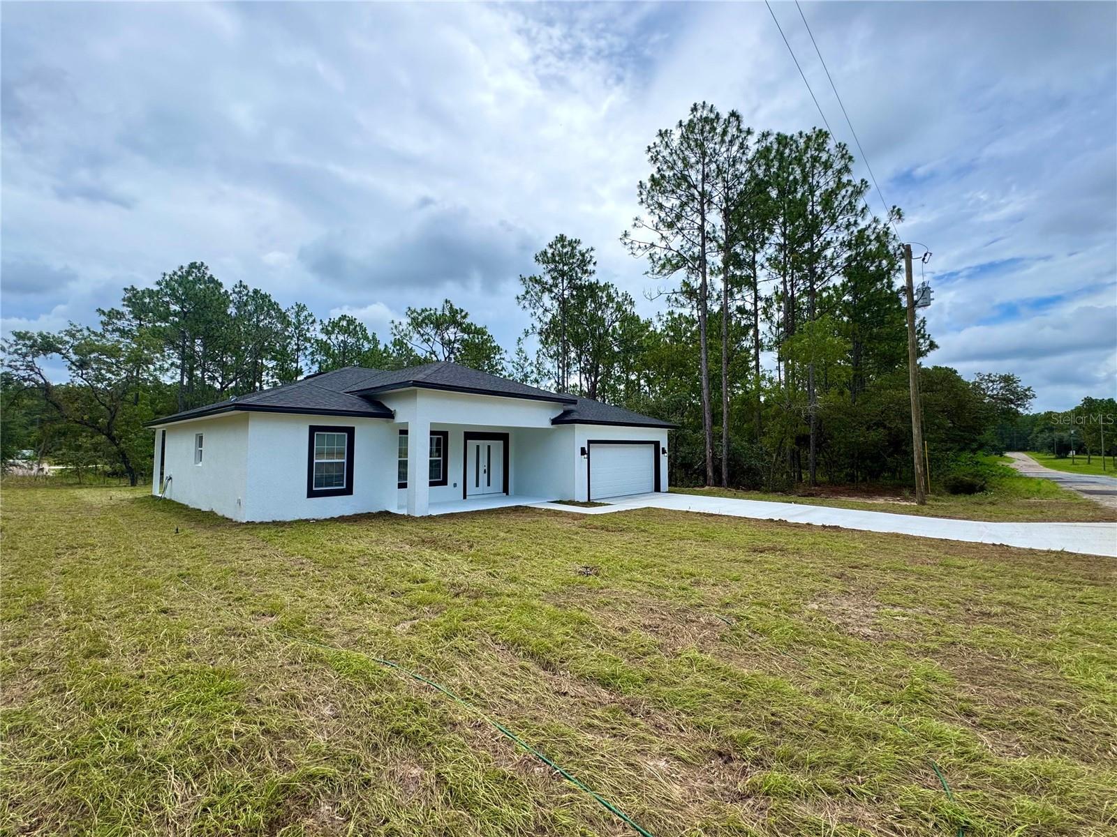 Listing photo id 2 for 7711 Ring Drive