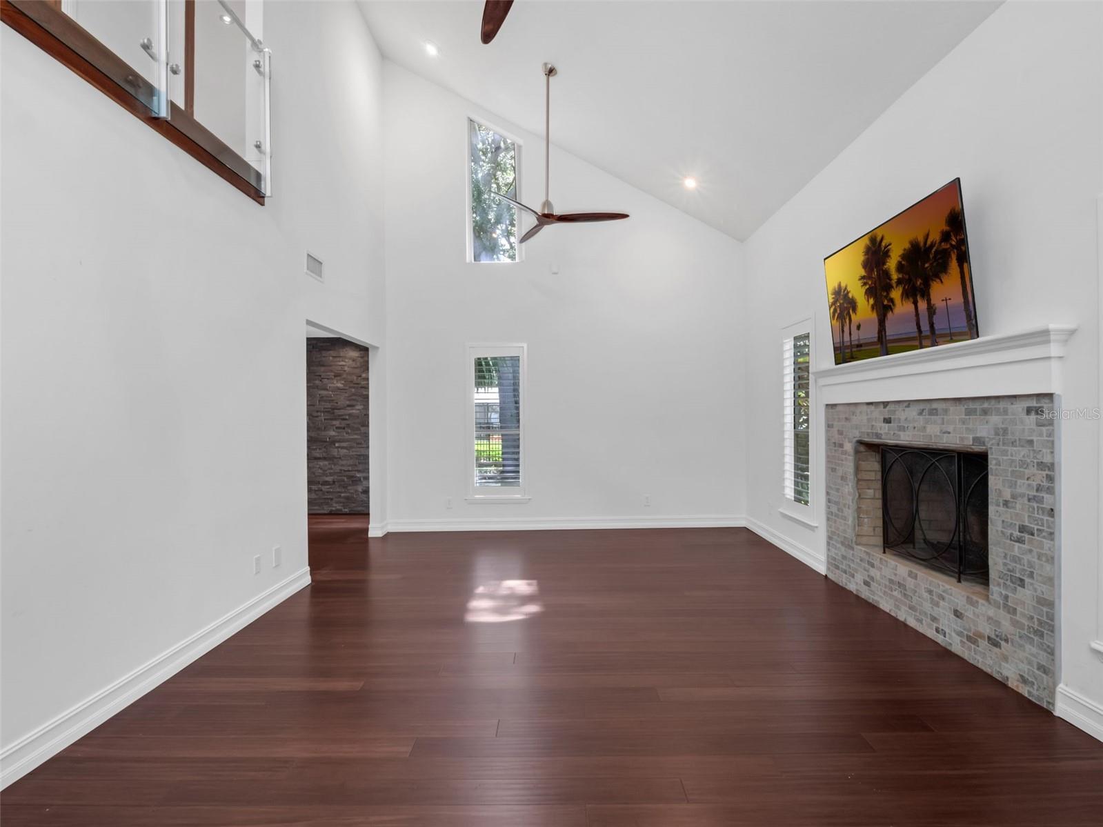 Image 11 of 59 For 145 Crispin Street
