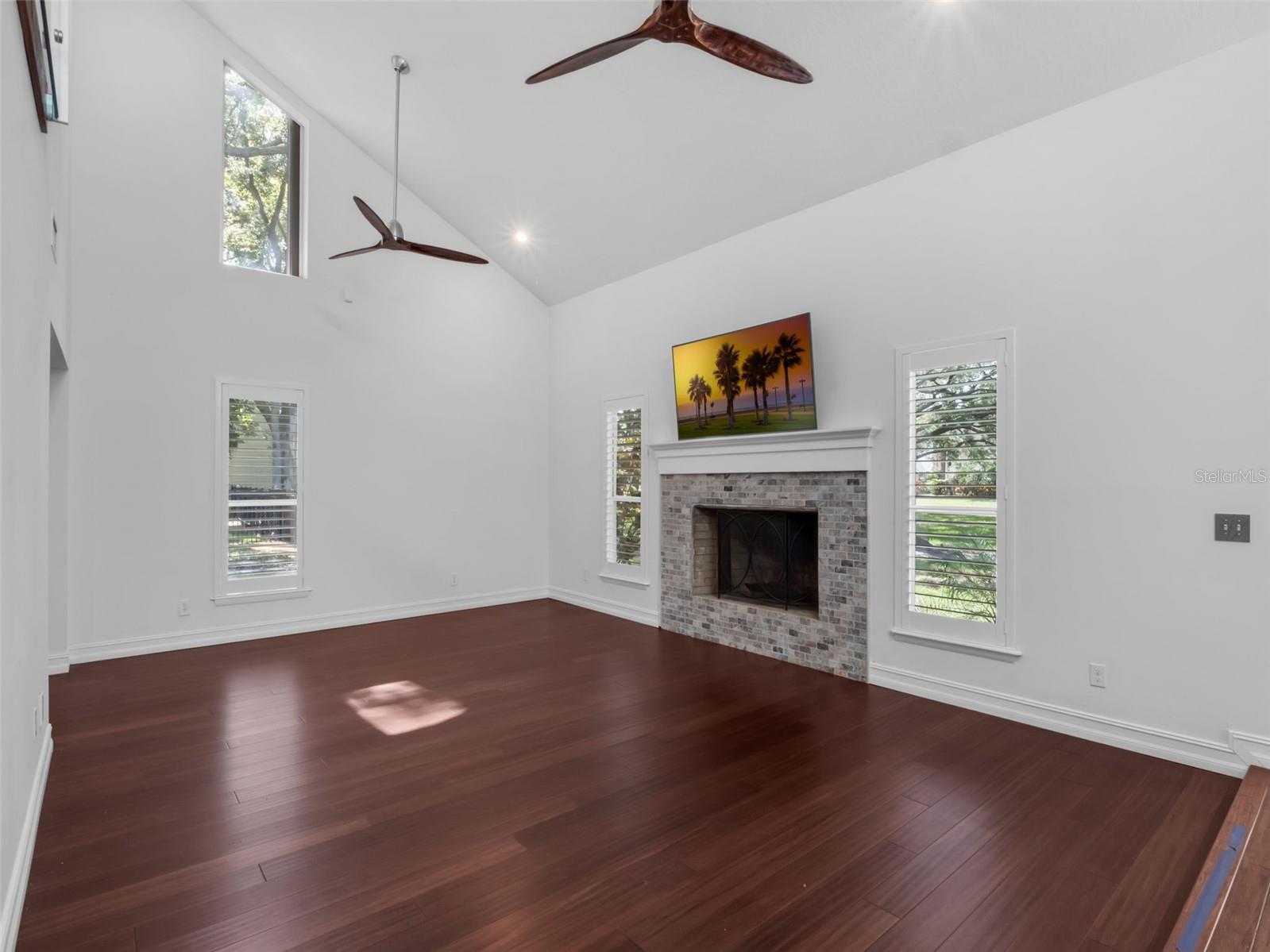 Image 12 of 59 For 145 Crispin Street
