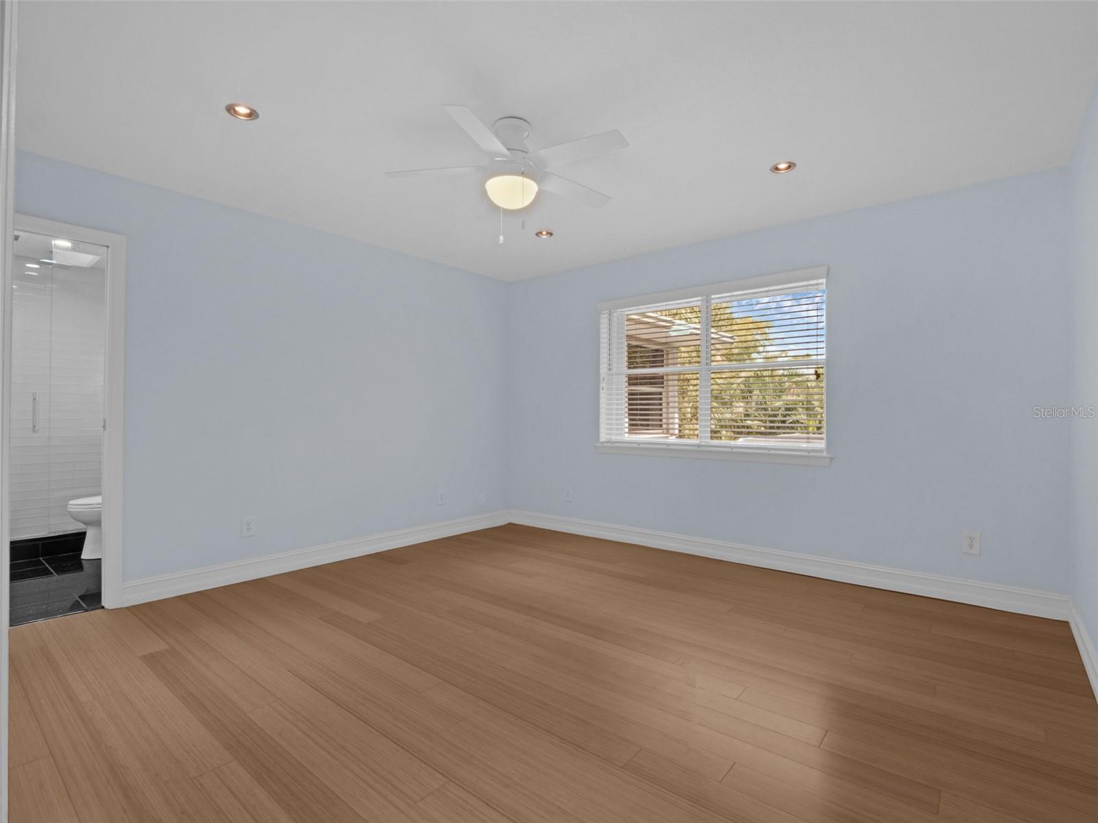 Image 32 of 59 For 145 Crispin Street