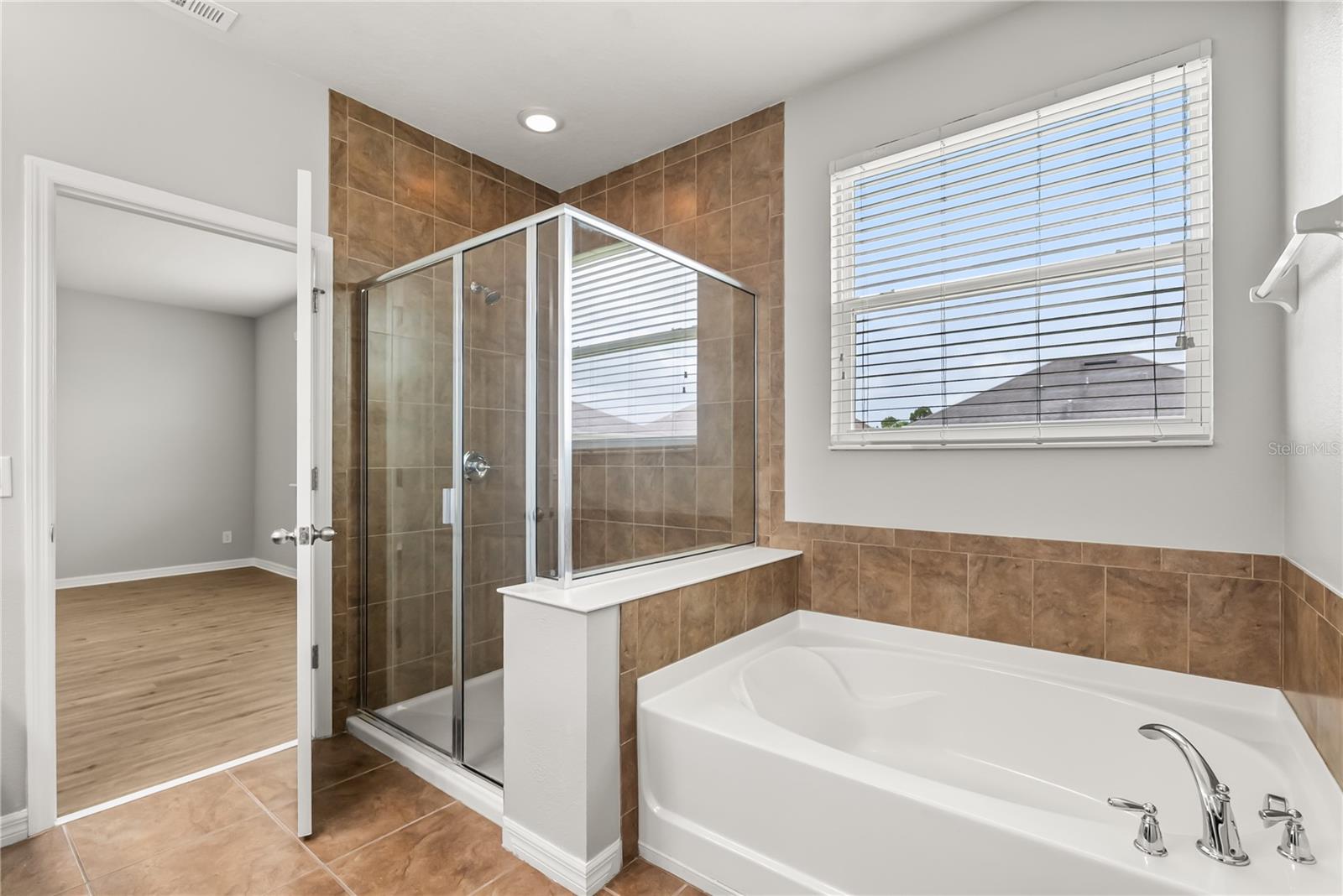 Image 17 of 46 For 5107 Longmeadow Park Street