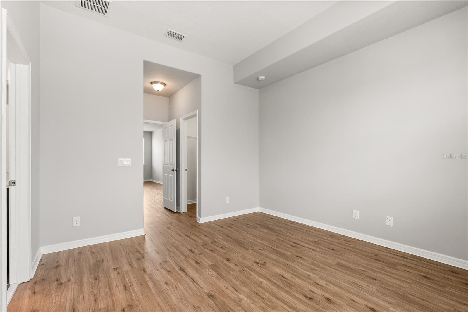 Image 27 of 46 For 5107 Longmeadow Park Street