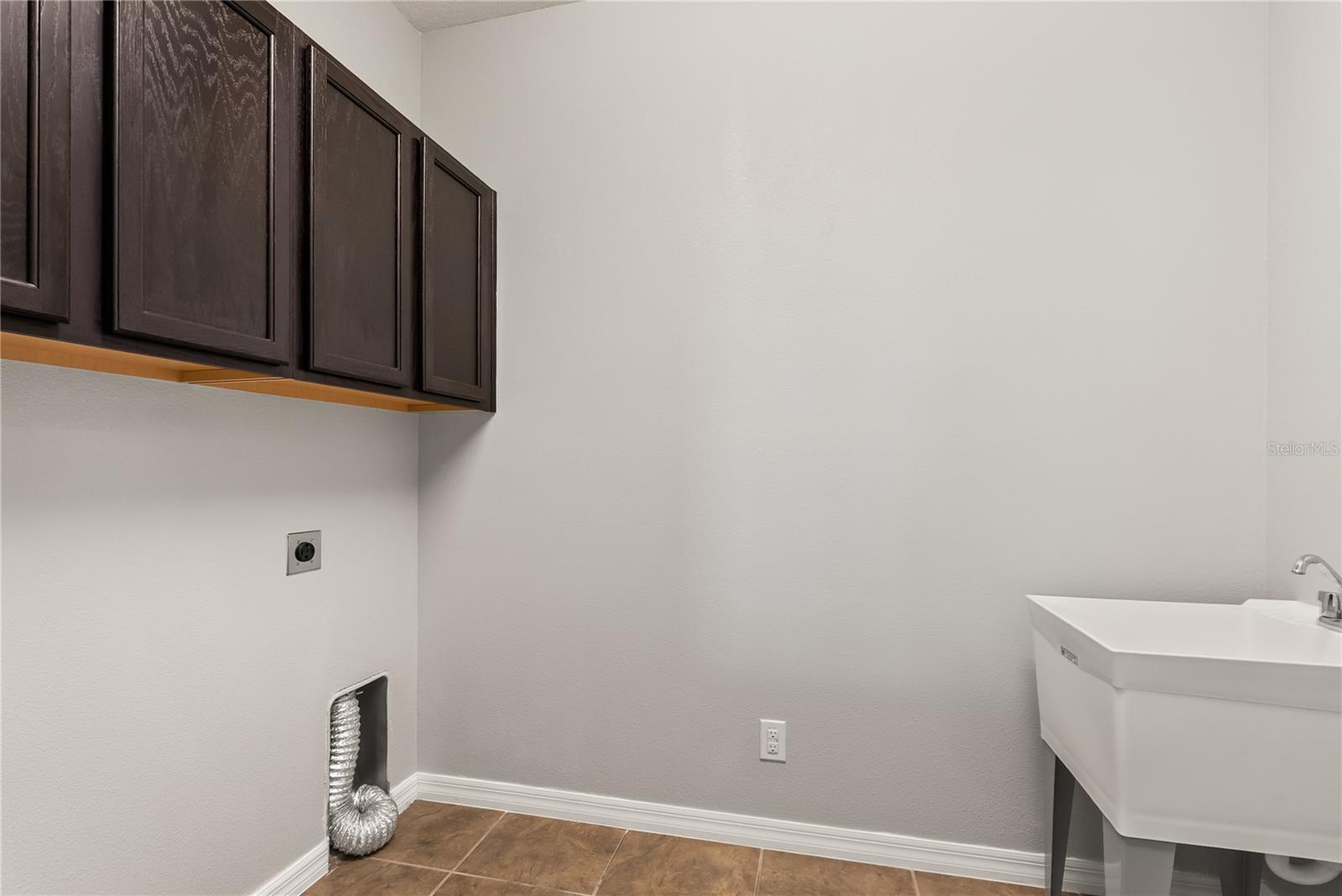 Image 31 of 46 For 5107 Longmeadow Park Street