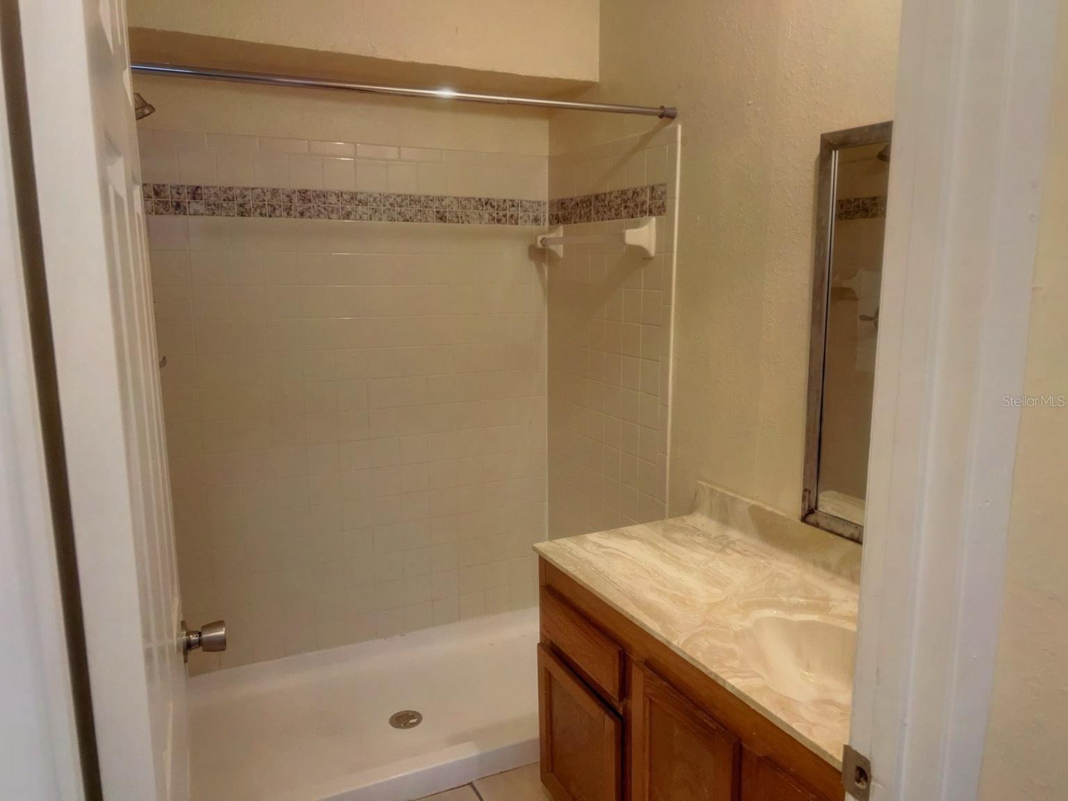 Image 11 of 17 For 4027 Versailles Drive 4027f
