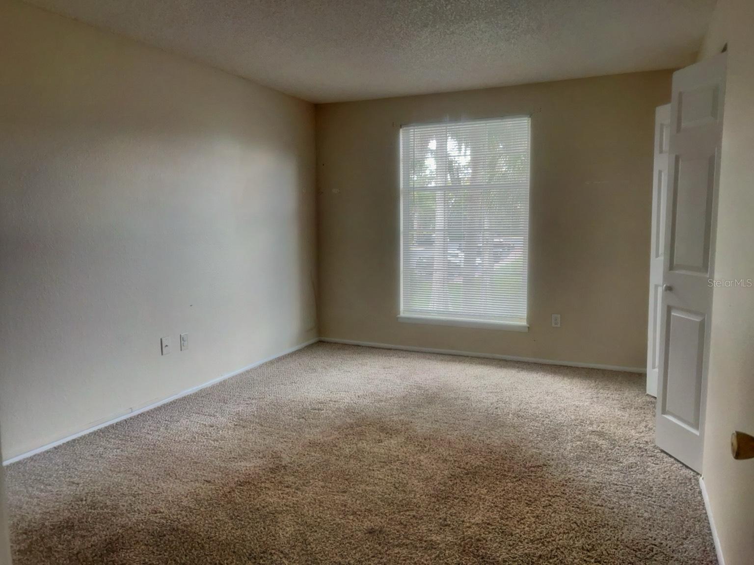 Image 13 of 17 For 4027 Versailles Drive 4027f