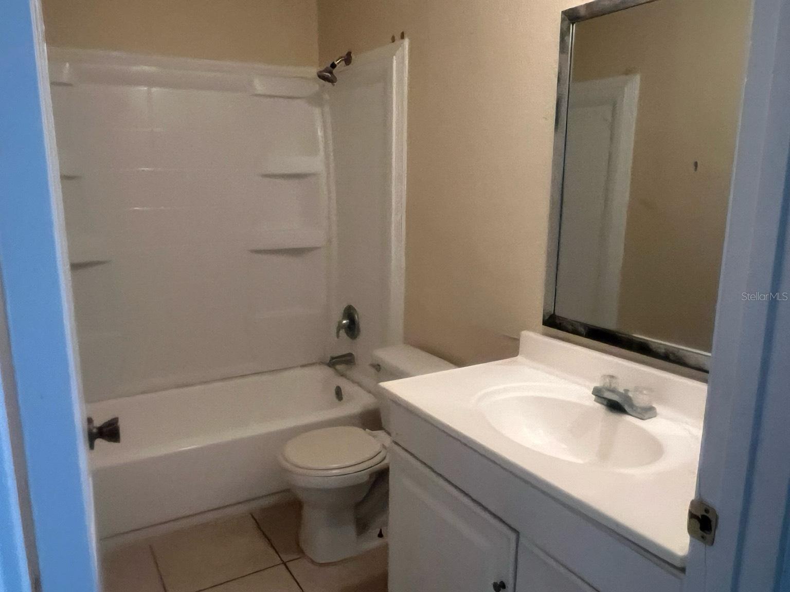 Image 14 of 17 For 4027 Versailles Drive 4027f