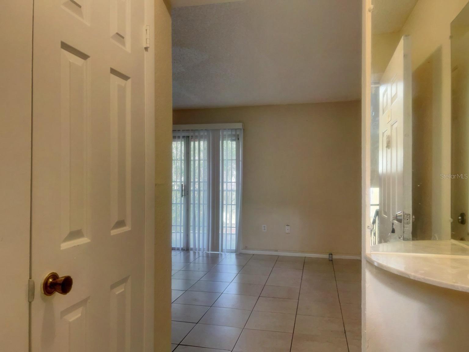 Image 2 of 17 For 4027 Versailles Drive 4027f