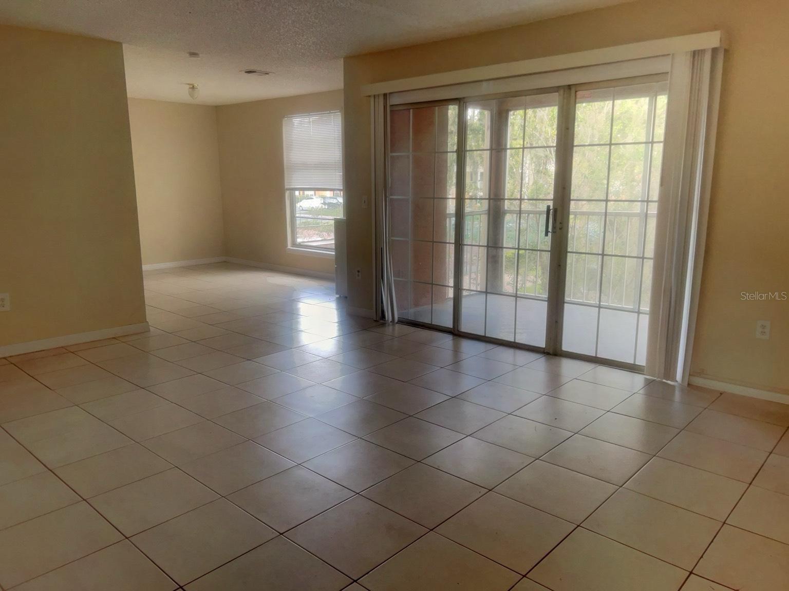 Image 3 of 17 For 4027 Versailles Drive 4027f