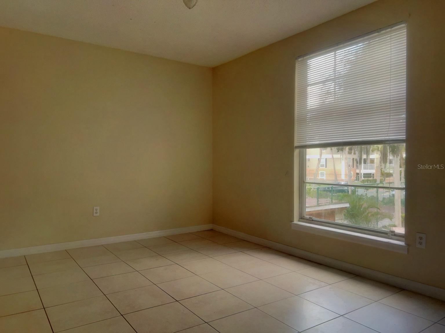 Image 4 of 17 For 4027 Versailles Drive 4027f