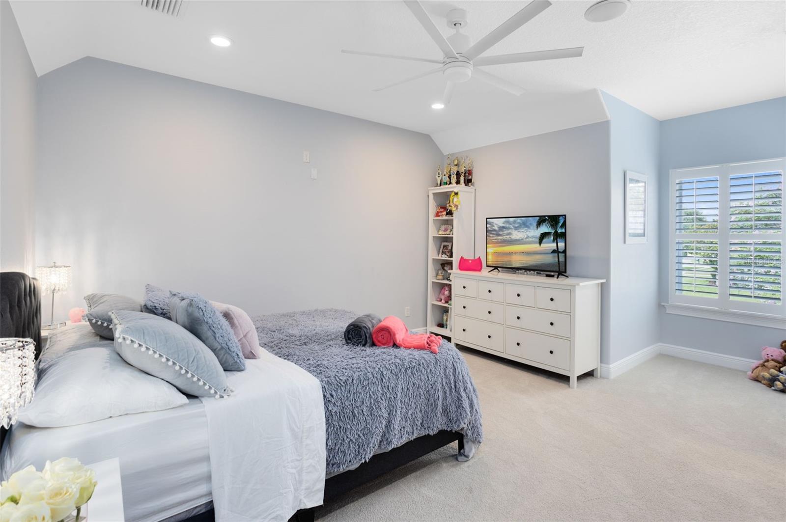 Listing photo id 13 for 5214 Phillips Oaks Lane