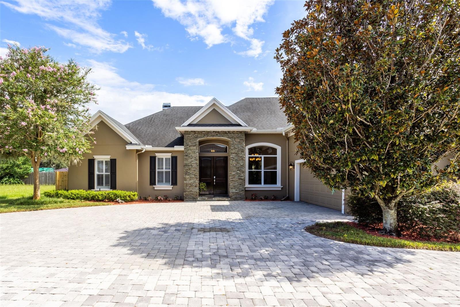 Listing photo id 0 for 5214 Phillips Oaks Lane