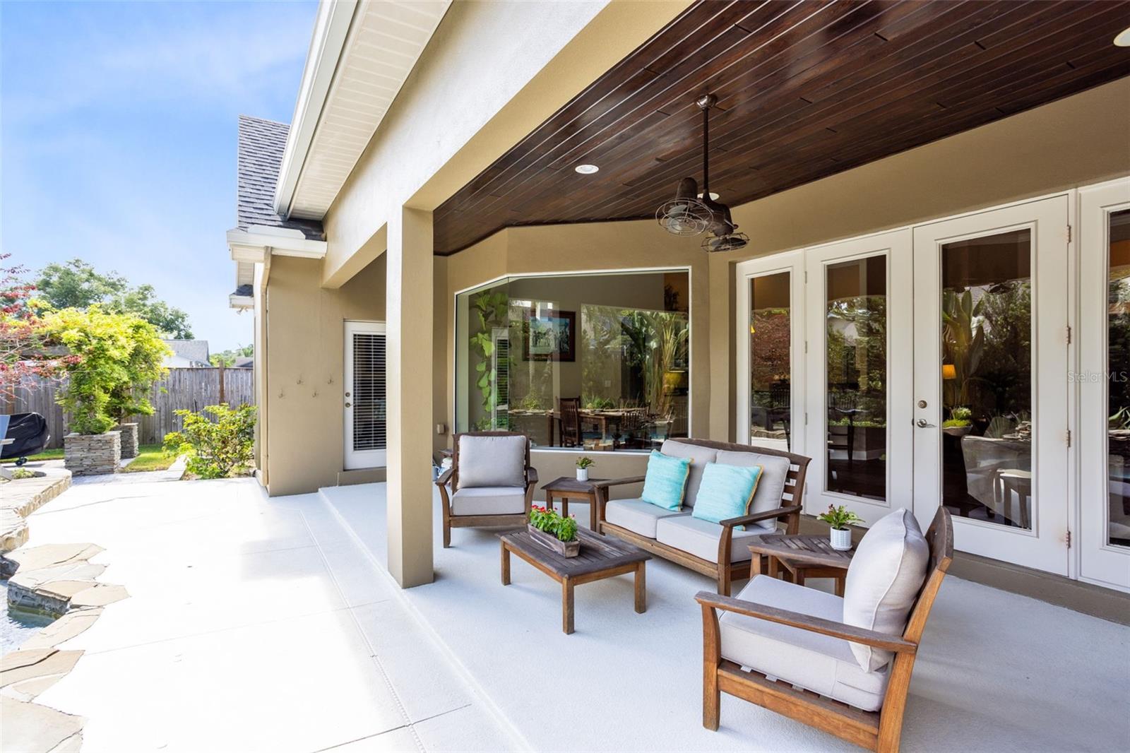 Listing photo id 1 for 5214 Phillips Oaks Lane