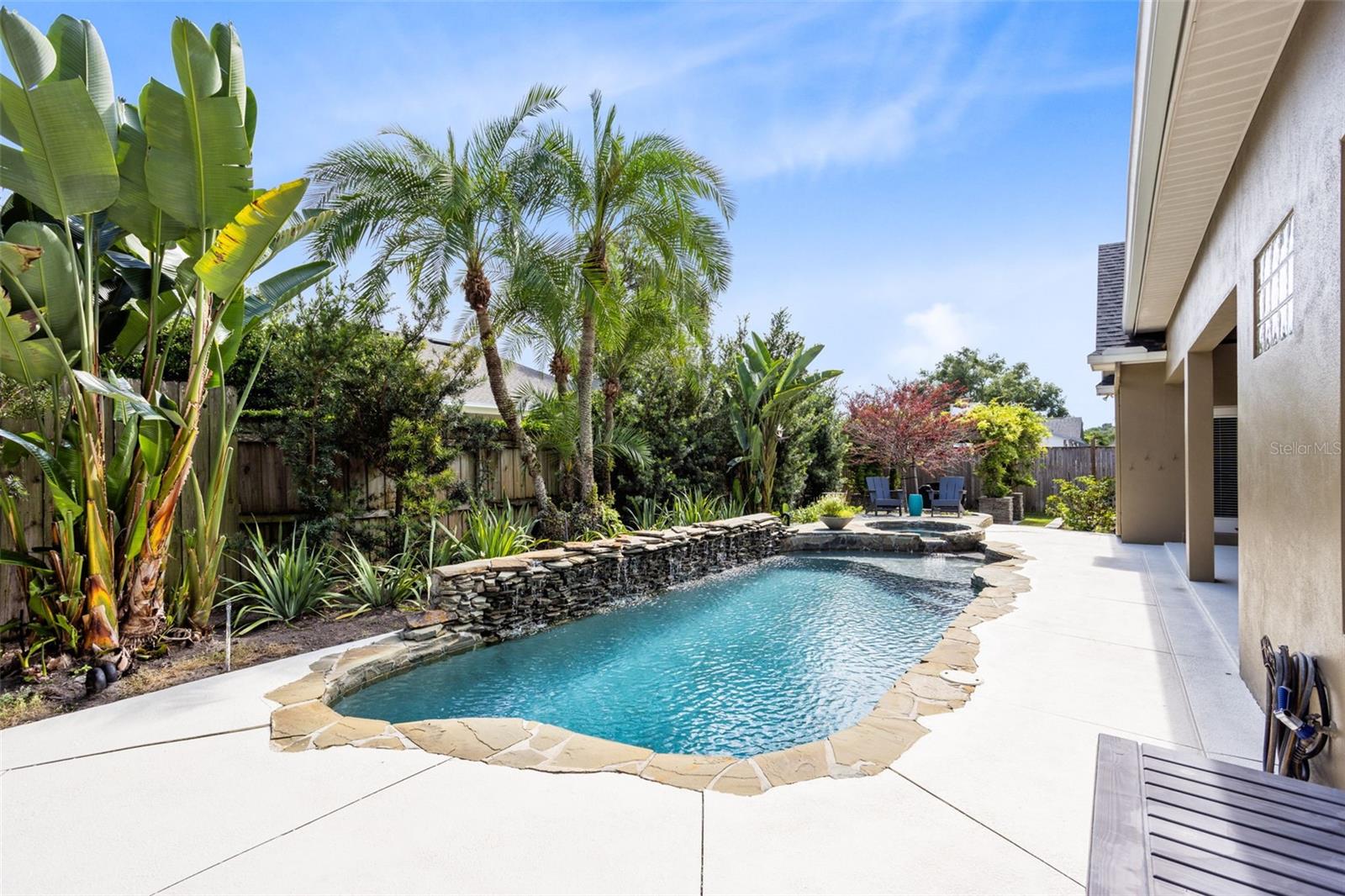 Listing photo id 2 for 5214 Phillips Oaks Lane