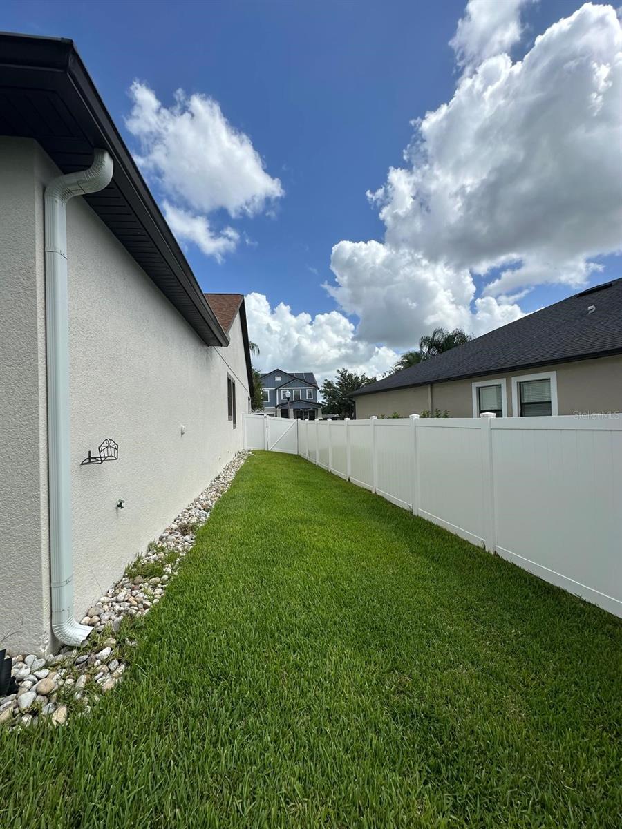 Image 36 of 41 For 7591 Purple Finch Street