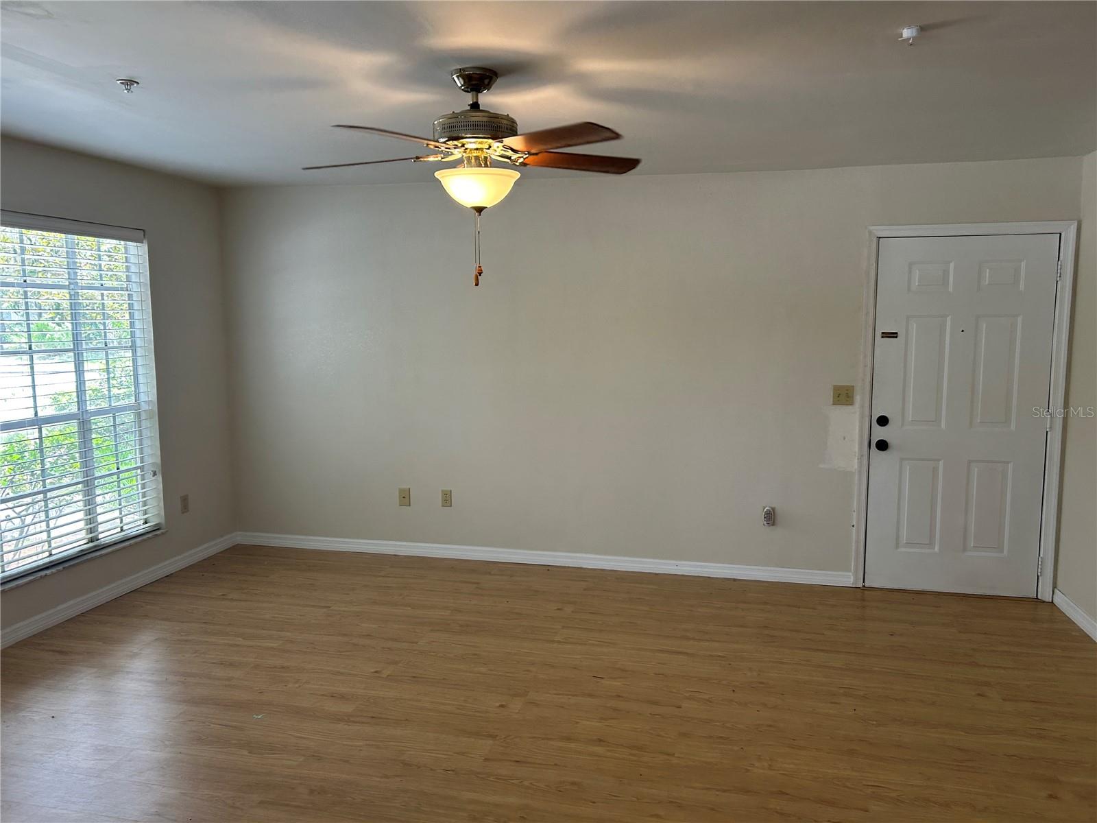 Image 4 of 16 For 900 Northern Dancer Way 102