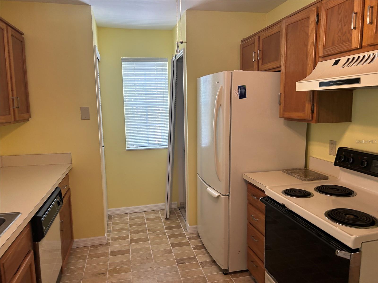 Image 7 of 16 For 900 Northern Dancer Way 102