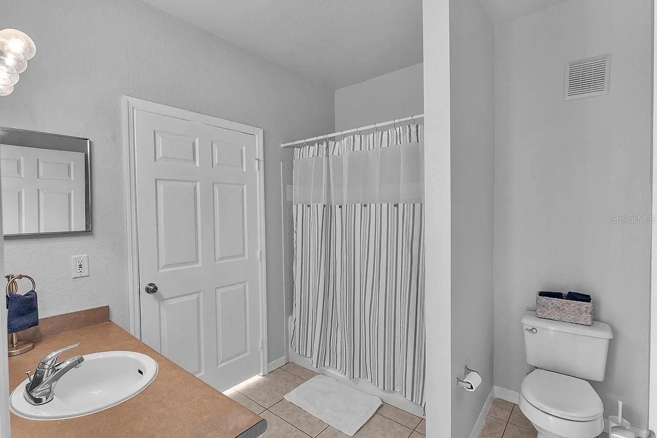 Image 16 of 18 For 6017 Westgate Drive 914