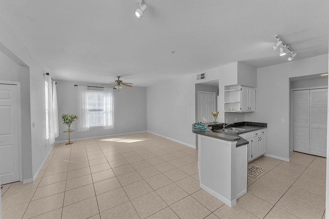 Image 8 of 18 For 6017 Westgate Drive 914