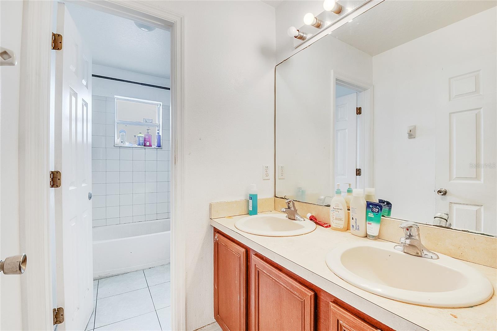 Image 16 of 18 For 563 Bristol Circle