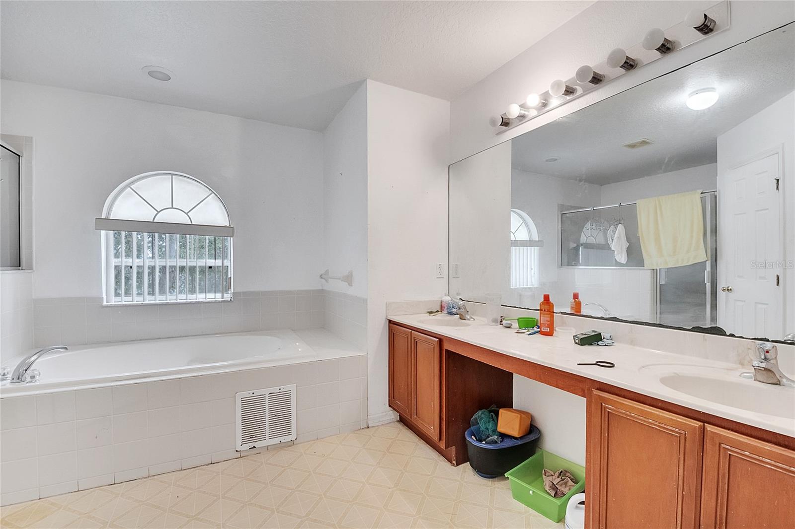 Image 3 of 11 For 563 Bristol Circle