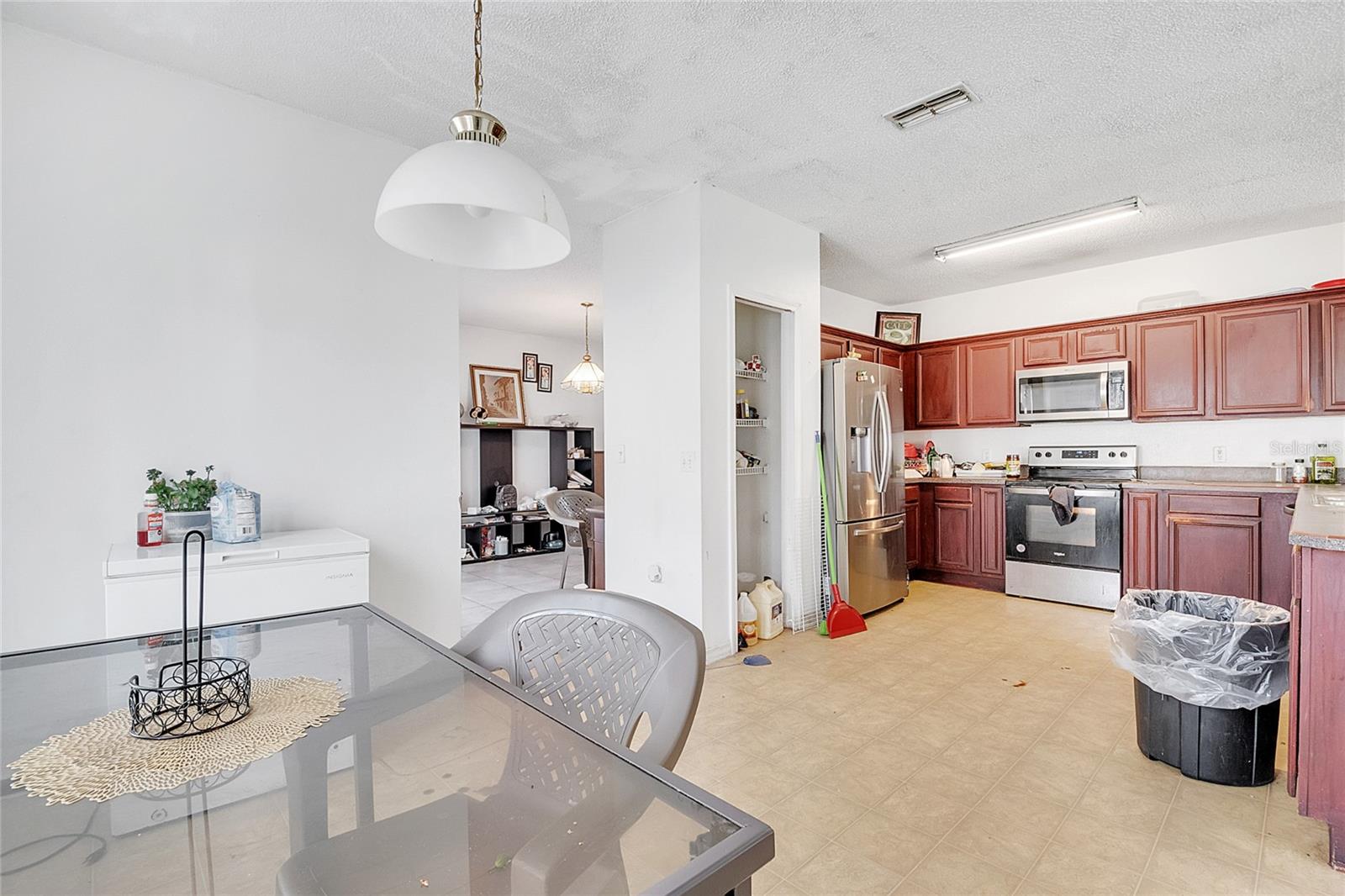 Image 4 of 11 For 563 Bristol Circle