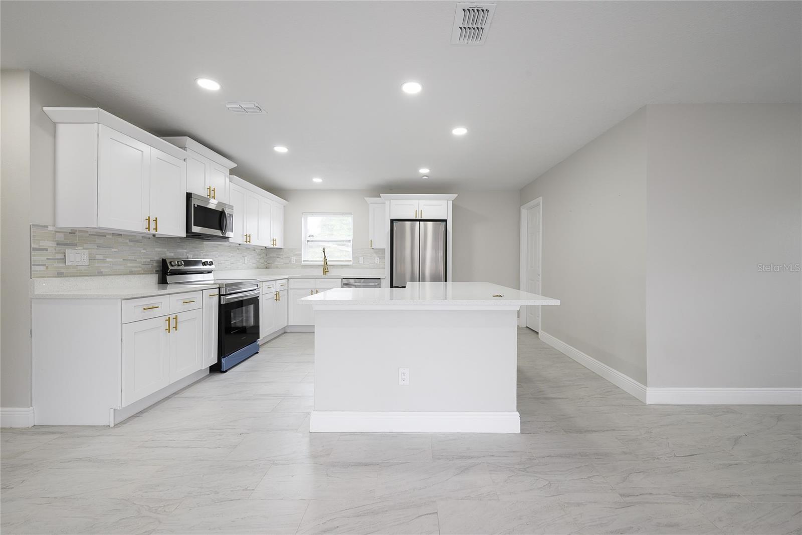 Image 16 of 39 For 2012 Dorris Drive