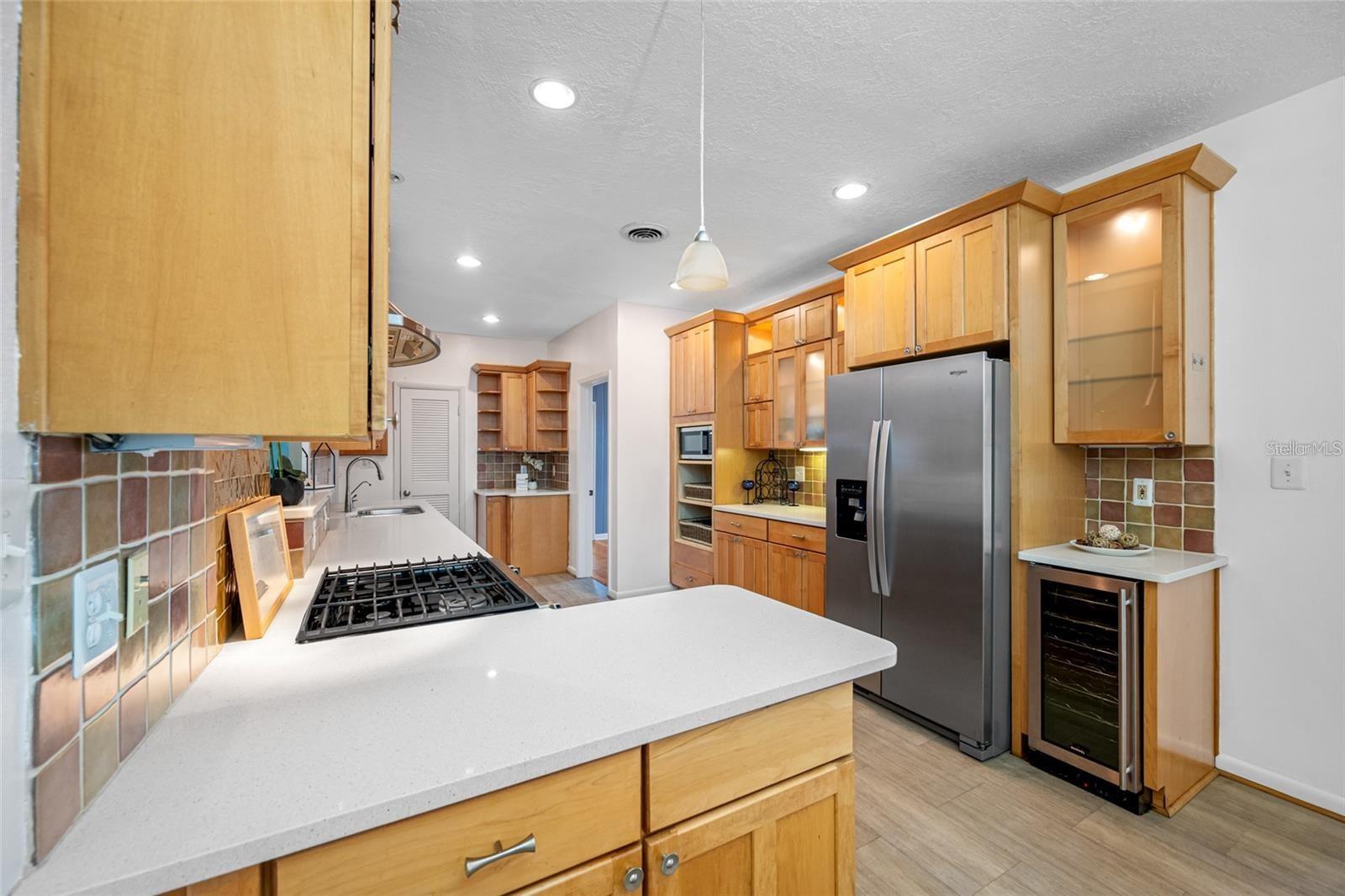 Image 14 of 56 For 401 Whitcomb Boulevard