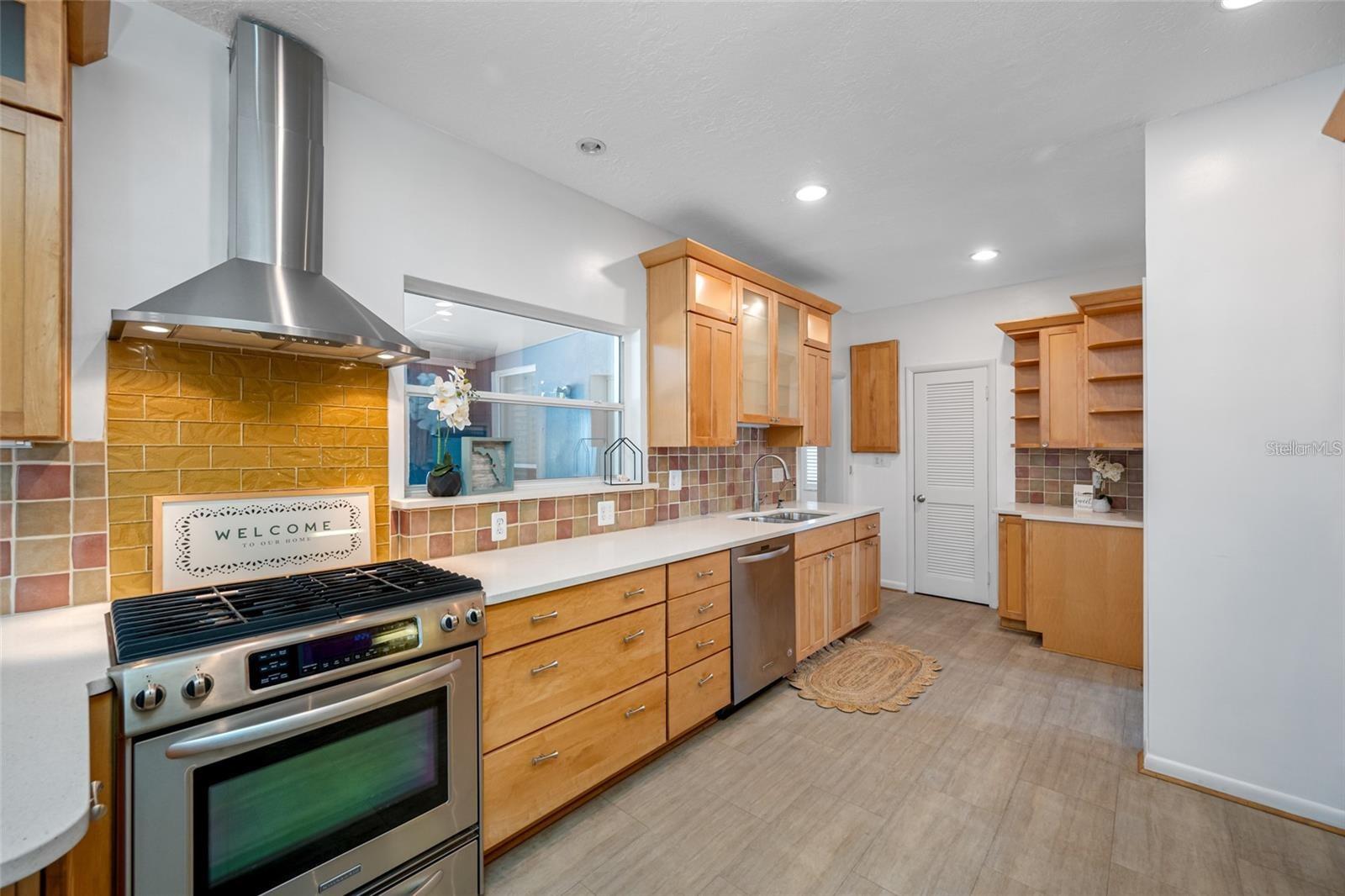 Image 18 of 56 For 401 Whitcomb Boulevard